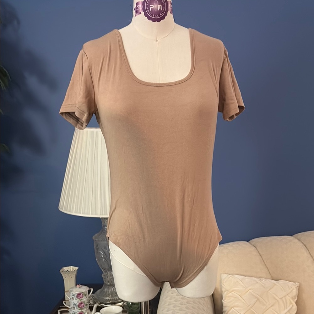 Fitted Tan Bodysuit with Short Sleeves